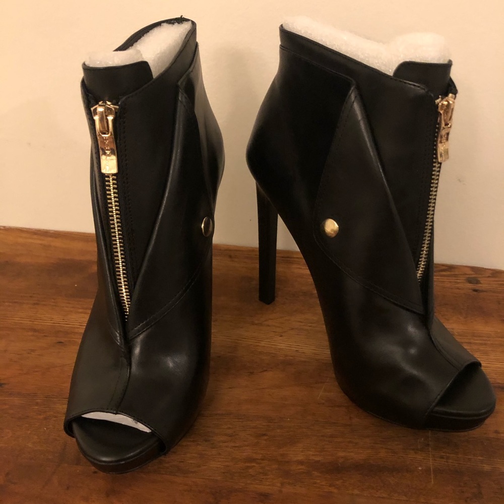 BCBG leather zip heals
